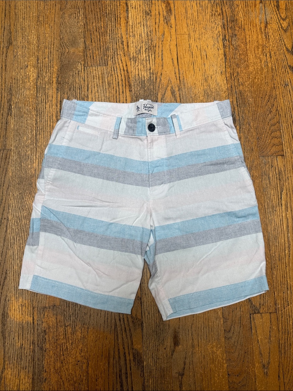 Mens Original Penguin flat front shorts. Size 30